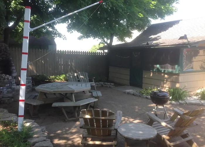 Wooden Boat Inn