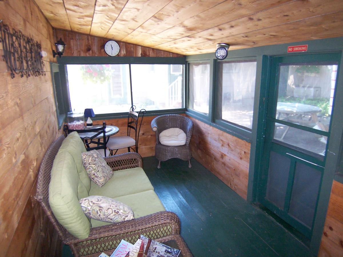 Wooden Boat Inn Clayton