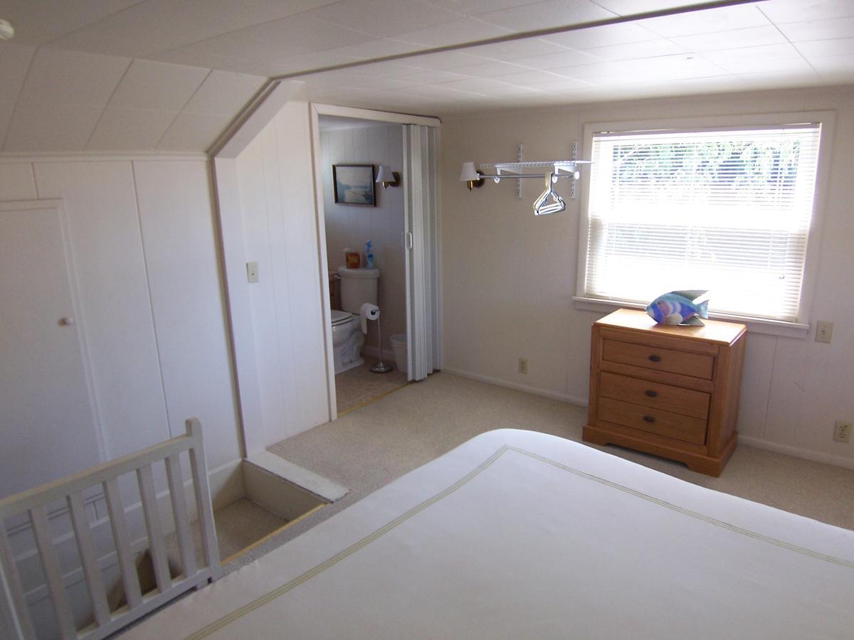 Inn Wooden Boat 2*